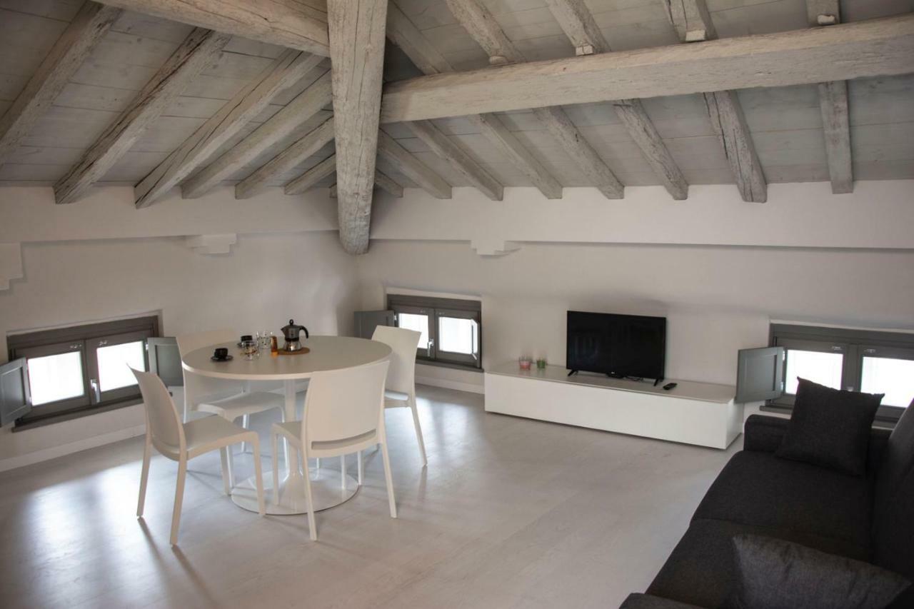 Residenza La Torre Apartment Мантова Екстериор снимка