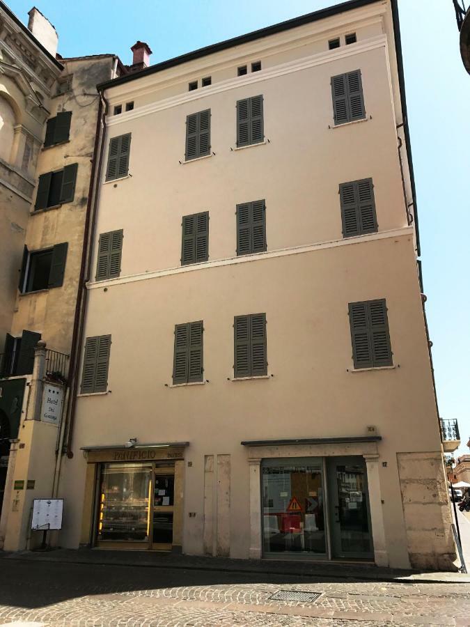 Residenza La Torre Apartment Мантова Екстериор снимка
